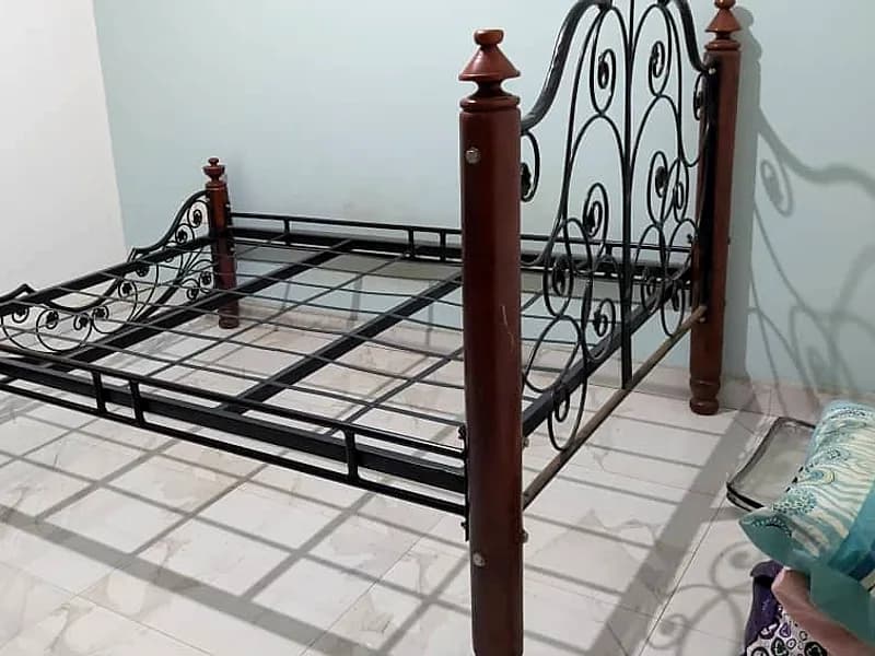 Metal Beds & Furniture